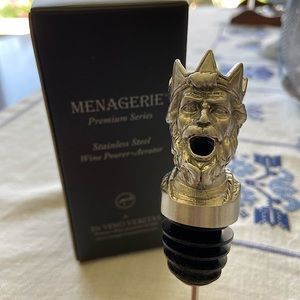 Menagerie premium series wine pourer-aerator. “King”. NIB